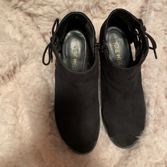 Nine West Merlahnio Black Leather Booties size 7.5 - Picture 4 of 6